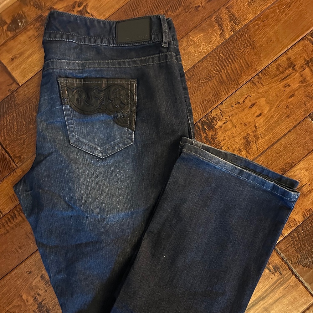 Maurices Dark Wash Straight Leg Jeans with Leather Trim Pockets.  Size 15/16.
